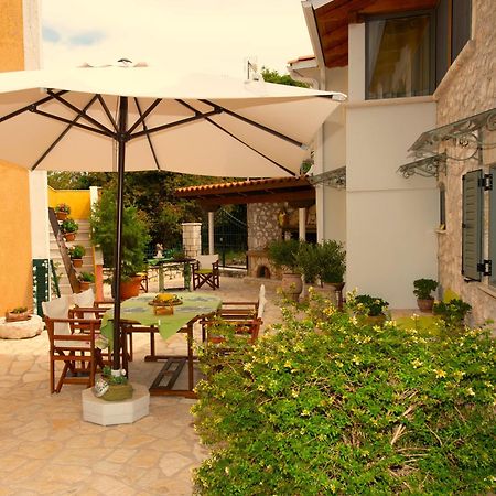 La Casa Di Bella A Tradional Stone House With Barbecue Βίλα Καρυά Εξωτερικό φωτογραφία