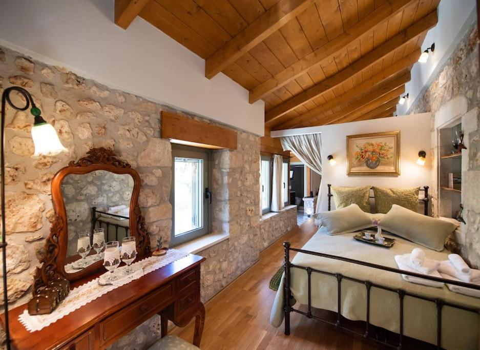 La Casa Di Bella A Tradional Stone House With Barbecue Βίλα Καρυά Εξωτερικό φωτογραφία