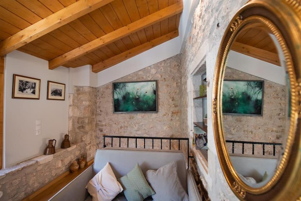 La Casa Di Bella A Tradional Stone House With Barbecue Βίλα Καρυά Εξωτερικό φωτογραφία