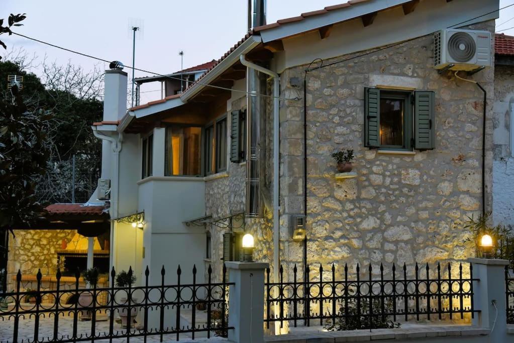 La Casa Di Bella A Tradional Stone House With Barbecue Βίλα Καρυά Εξωτερικό φωτογραφία