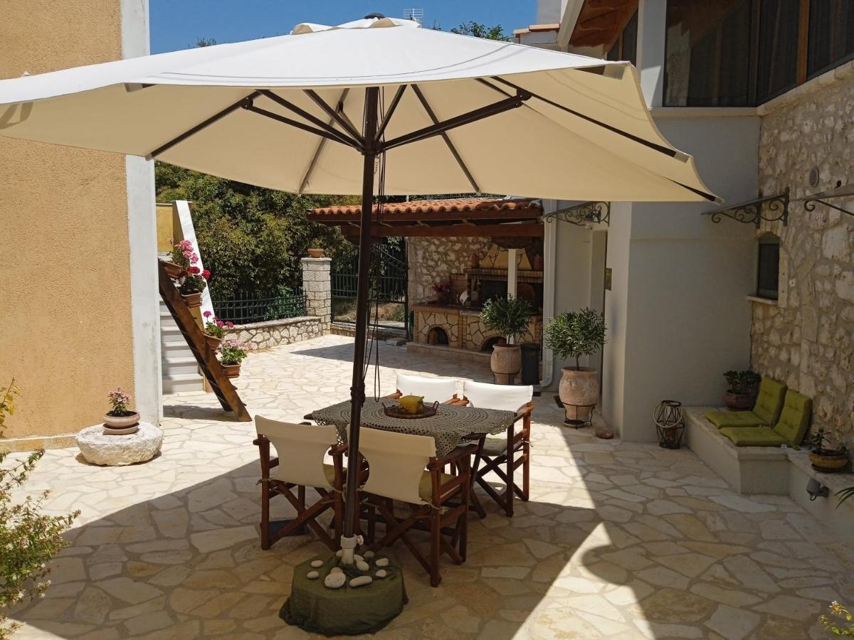 La Casa Di Bella A Tradional Stone House With Barbecue Βίλα Καρυά Εξωτερικό φωτογραφία