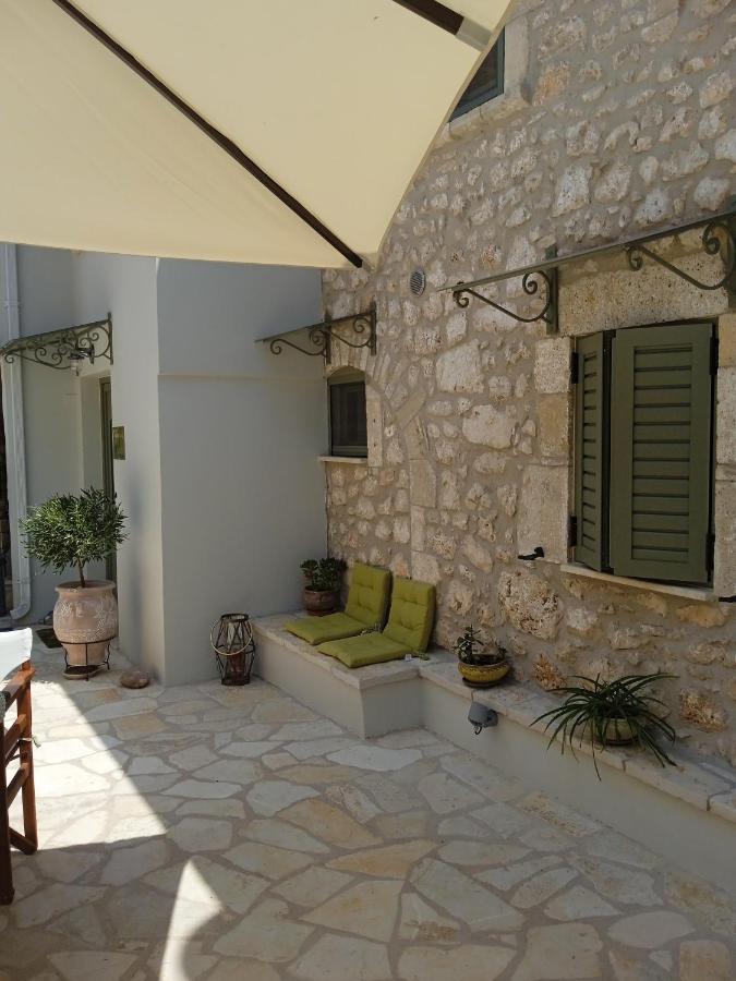 La Casa Di Bella A Tradional Stone House With Barbecue Βίλα Καρυά Εξωτερικό φωτογραφία
