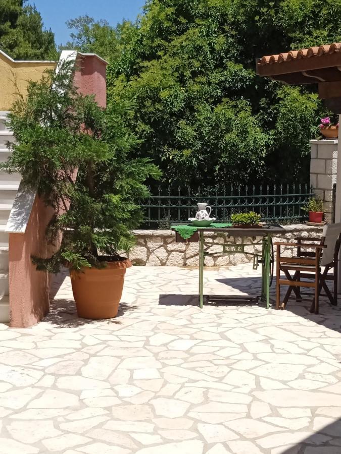 La Casa Di Bella A Tradional Stone House With Barbecue Βίλα Καρυά Εξωτερικό φωτογραφία