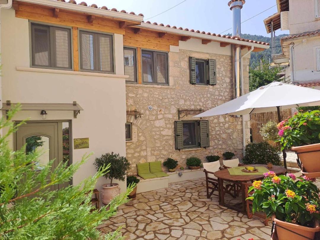 La Casa Di Bella A Tradional Stone House With Barbecue Βίλα Καρυά Εξωτερικό φωτογραφία