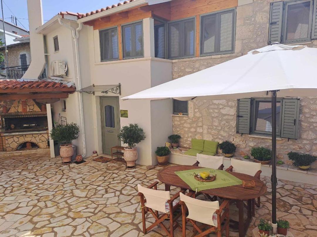 La Casa Di Bella A Tradional Stone House With Barbecue Βίλα Καρυά Εξωτερικό φωτογραφία