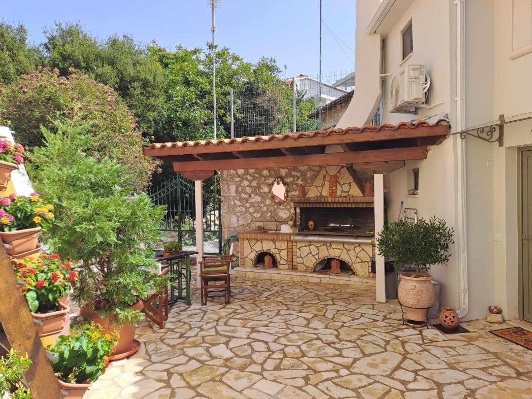 La Casa Di Bella A Tradional Stone House With Barbecue Βίλα Καρυά Εξωτερικό φωτογραφία
